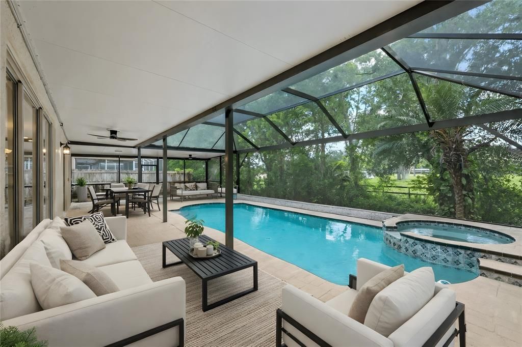 Activo con contrato: $869,000 (4 camas, 2 baños, 3694 Pies cuadrados)