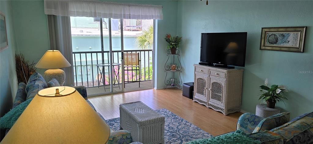 En Venta: $299,000 (1 camas, 1 baños, 825 Pies cuadrados)