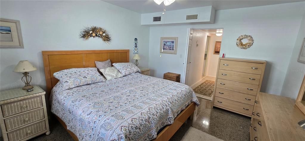 En Venta: $299,000 (1 camas, 1 baños, 825 Pies cuadrados)