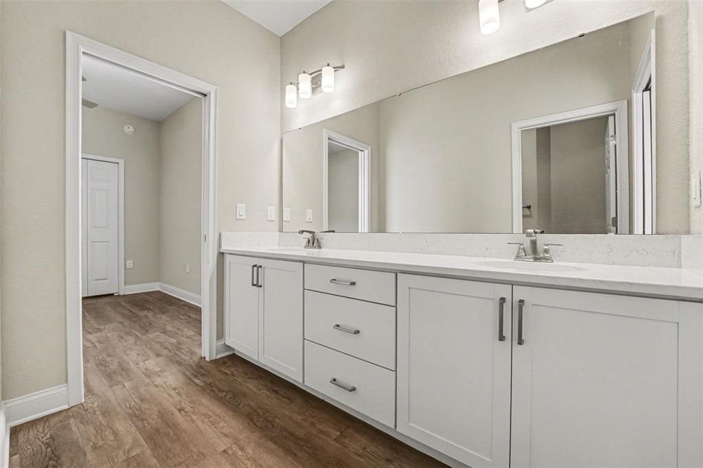 Activo con contrato: $499,990 (4 camas, 3 baños, 2566 Pies cuadrados)
