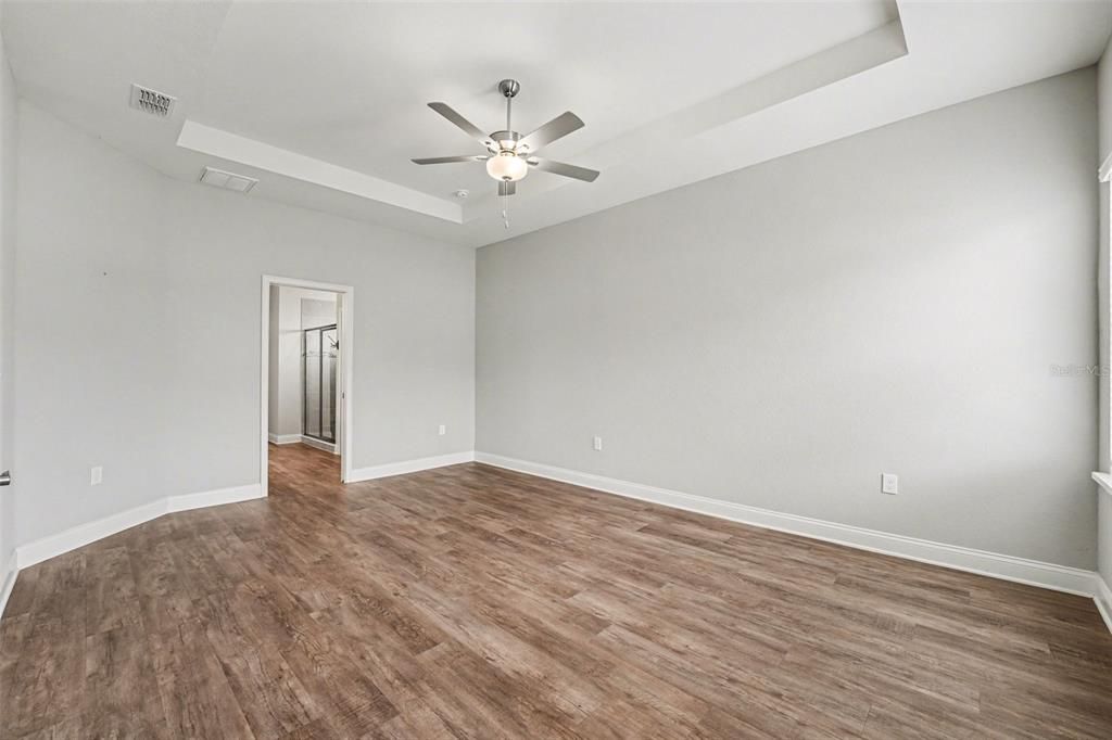 Activo con contrato: $499,990 (4 camas, 3 baños, 2566 Pies cuadrados)