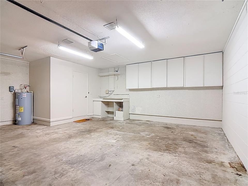 Под контрактом: $389,999 (3 спален, 2 ванн, 1848 Квадратных фут)