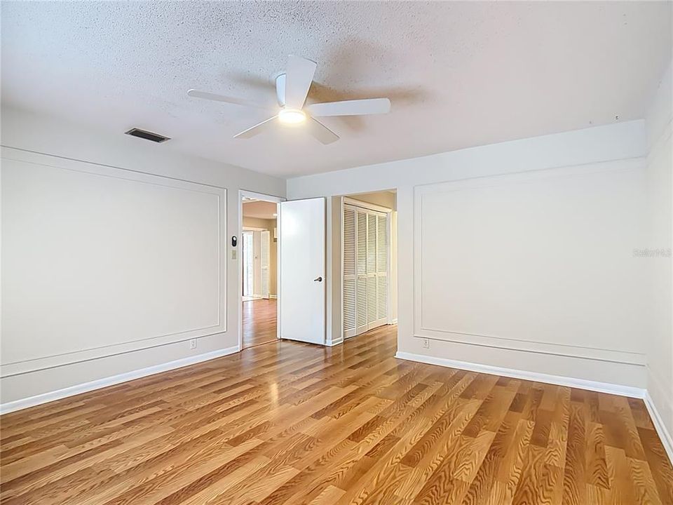 Под контрактом: $389,999 (3 спален, 2 ванн, 1848 Квадратных фут)