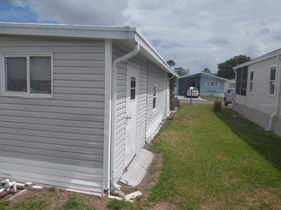 For Sale: $69,995 (1 beds, 1 baths, 504 Square Feet)