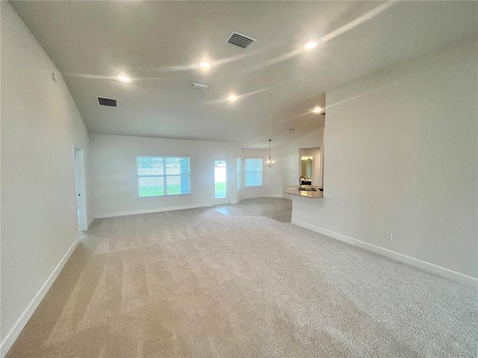 En Venta: $417,550 (4 camas, 2 baños, 2335 Pies cuadrados)