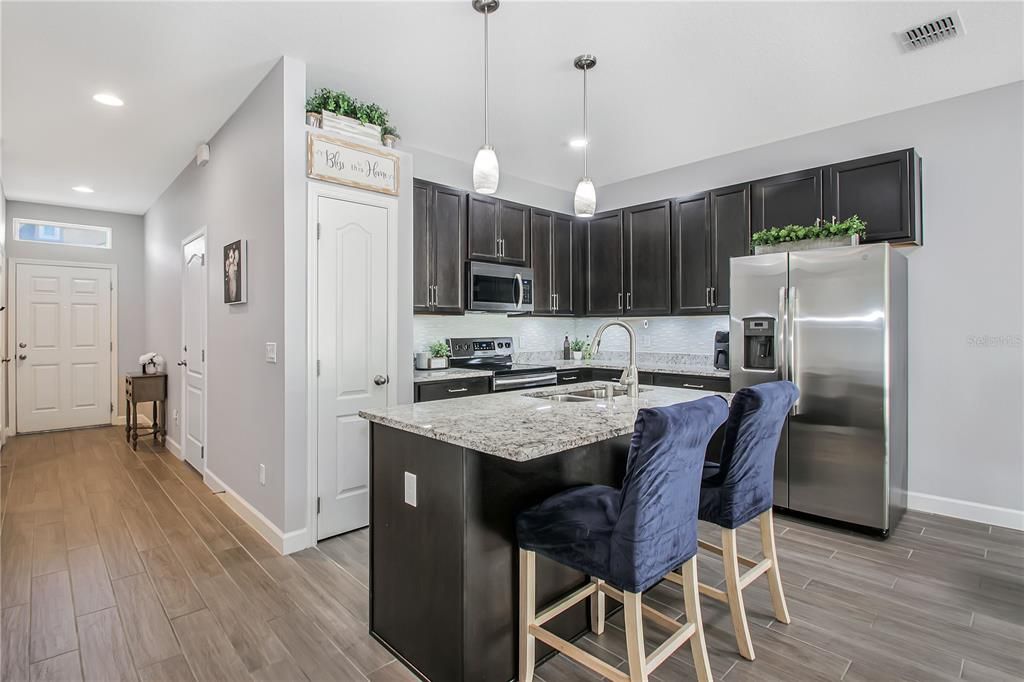 Activo con contrato: $339,900 (3 camas, 2 baños, 1406 Pies cuadrados)