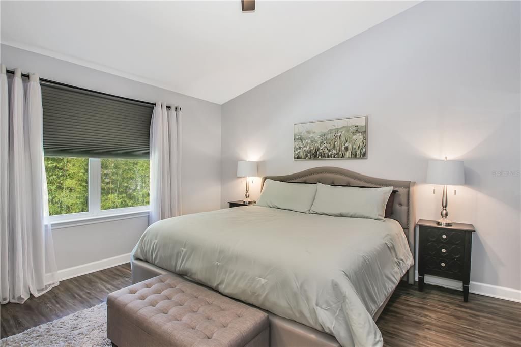 Activo con contrato: $339,900 (3 camas, 2 baños, 1406 Pies cuadrados)