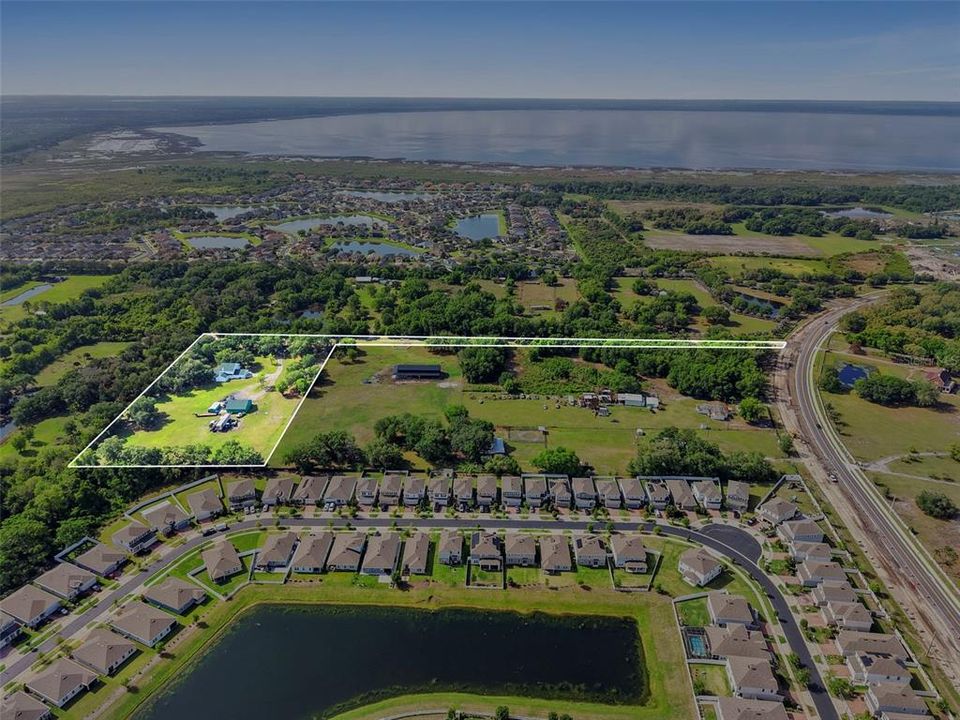 En Venta: $3,000,000 (5.18 acres)