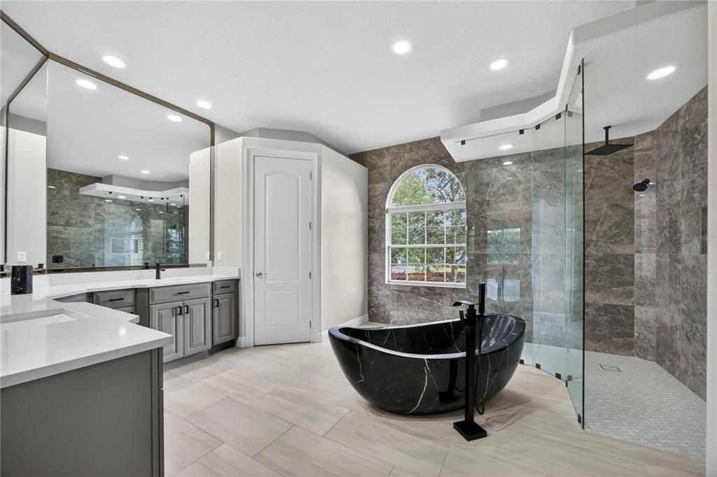 Active With Contract: $994,899 (5 beds, 5 baths, 4818 Square Feet)