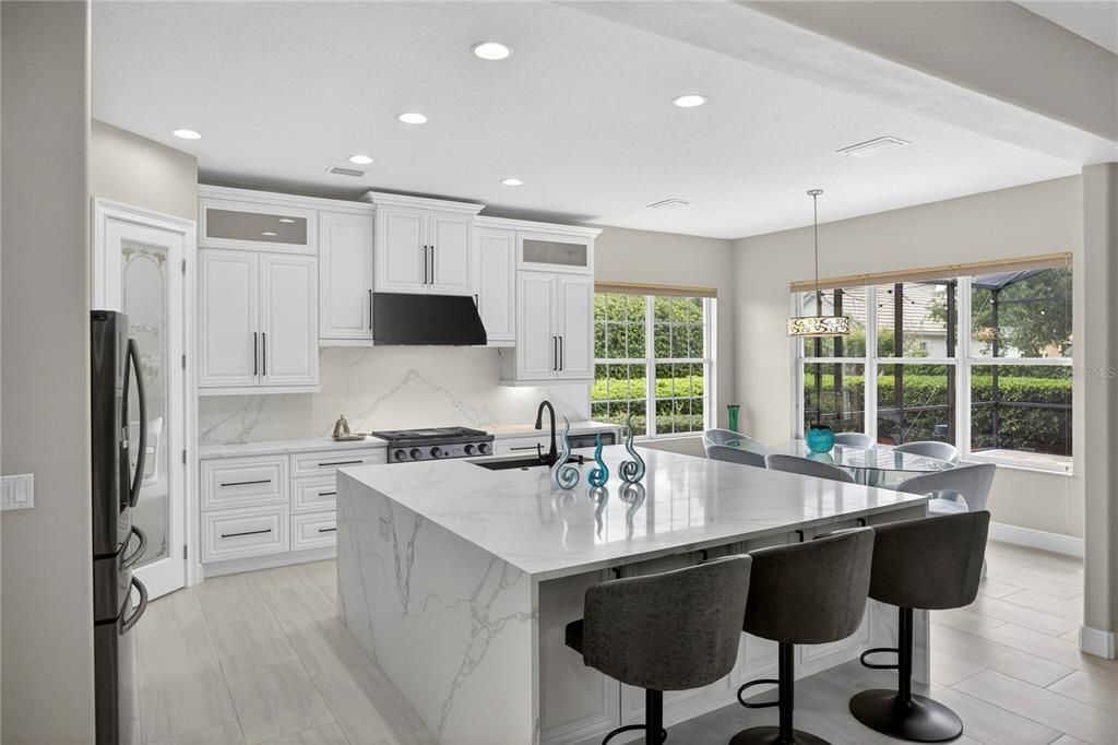 Active With Contract: $994,899 (5 beds, 5 baths, 4818 Square Feet)