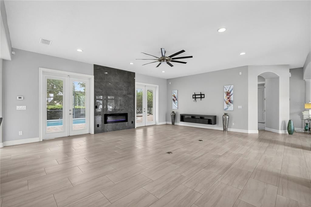 Active With Contract: $994,899 (5 beds, 5 baths, 4818 Square Feet)