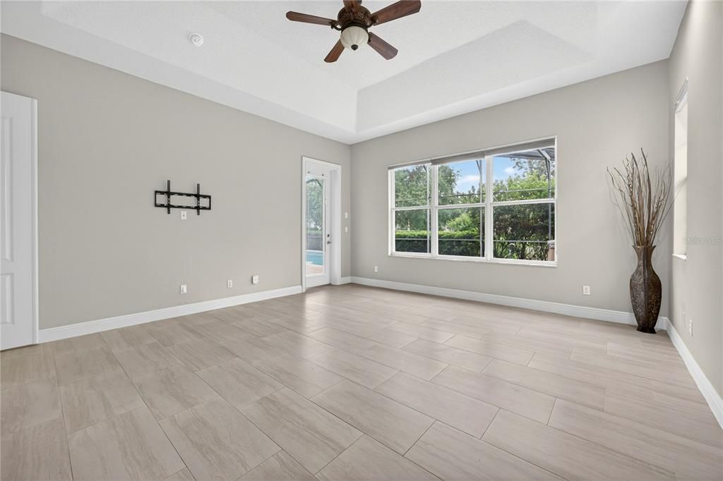 Active With Contract: $994,899 (5 beds, 5 baths, 4818 Square Feet)