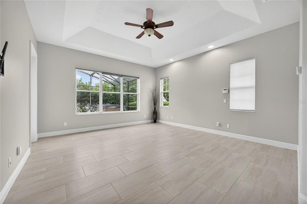 Active With Contract: $994,899 (5 beds, 5 baths, 4818 Square Feet)