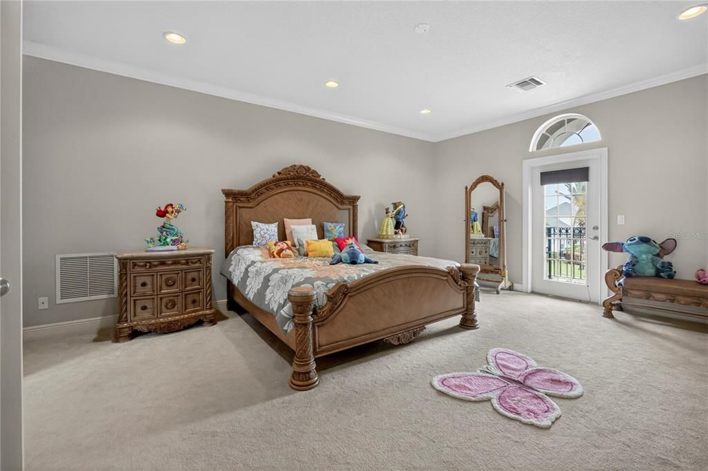 Active With Contract: $994,899 (5 beds, 5 baths, 4818 Square Feet)