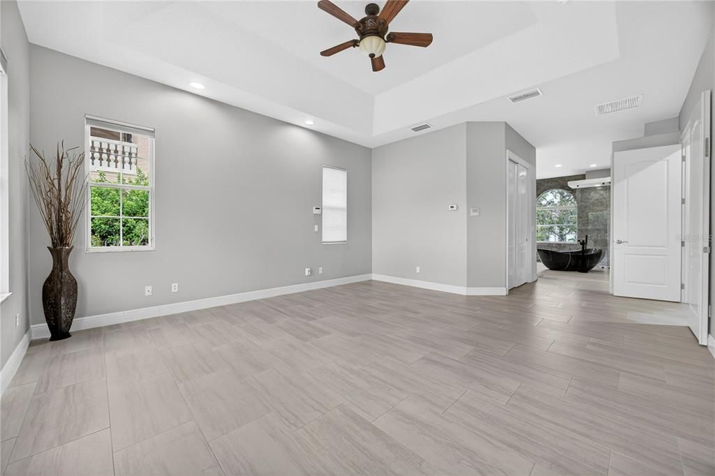 Active With Contract: $994,899 (5 beds, 5 baths, 4818 Square Feet)