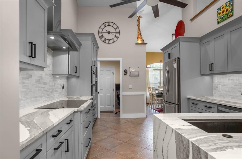 Activo con contrato: $399,900 (3 camas, 2 baños, 2099 Pies cuadrados)