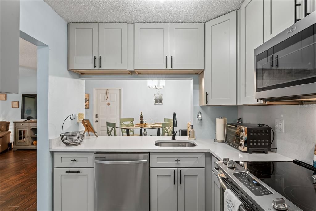 En Venta: $160,000 (2 camas, 2 baños, 979 Pies cuadrados)