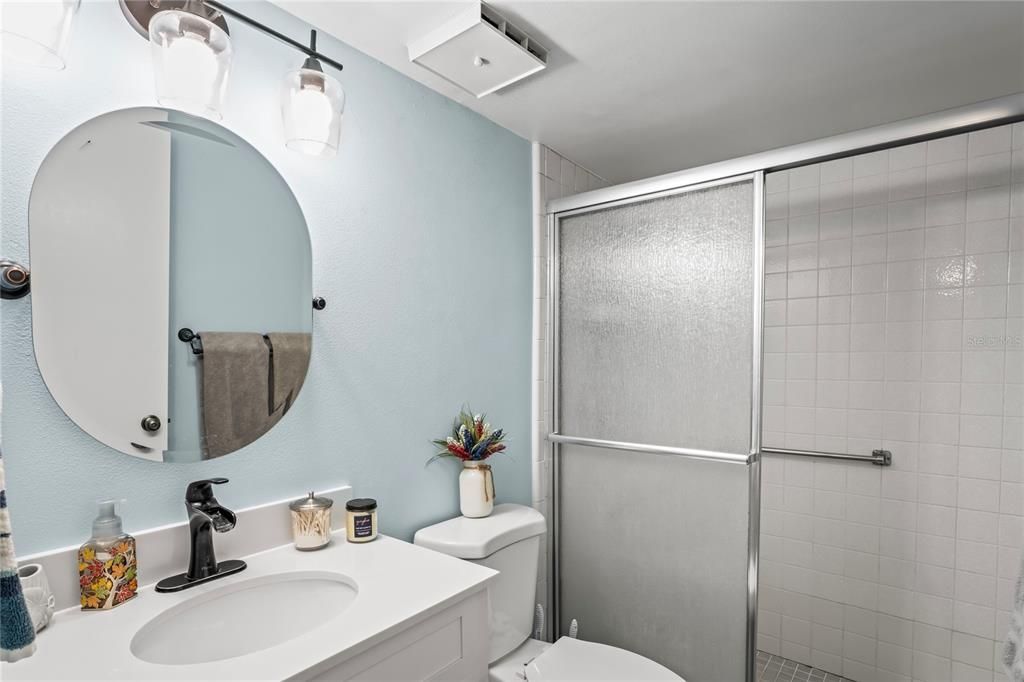 En Venta: $160,000 (2 camas, 2 baños, 979 Pies cuadrados)