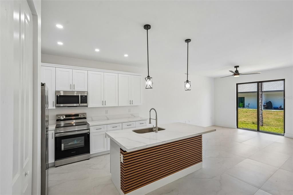 En Venta: $520,000 (6 camas, 0 baños, 2332 Pies cuadrados)