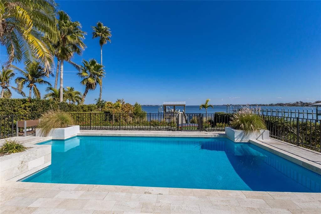 En Venta: $4,799,000 (5 camas, 4 baños, 6036 Pies cuadrados)