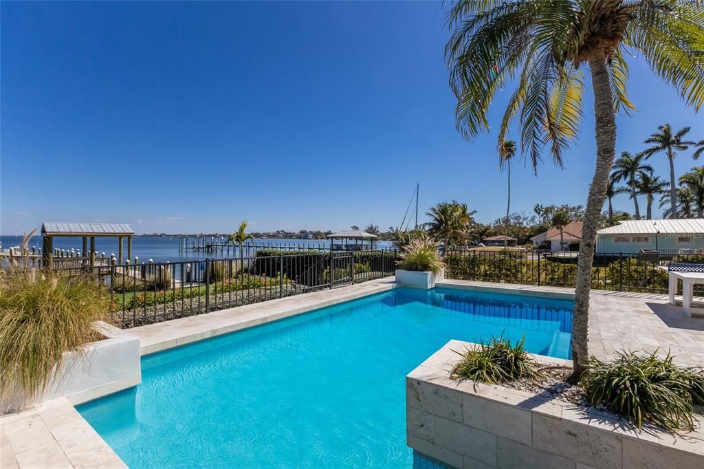 En Venta: $4,799,000 (5 camas, 4 baños, 6036 Pies cuadrados)