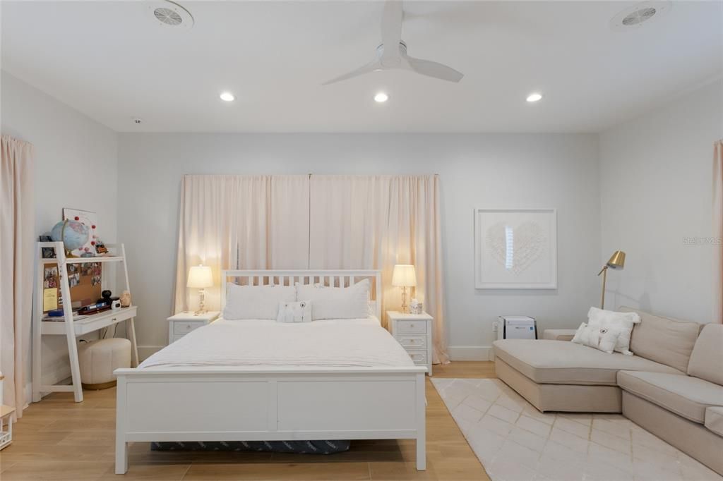 En Venta: $4,799,000 (5 camas, 4 baños, 6036 Pies cuadrados)