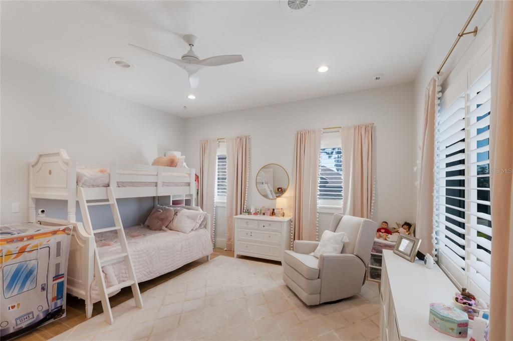 En Venta: $4,799,000 (5 camas, 4 baños, 6036 Pies cuadrados)