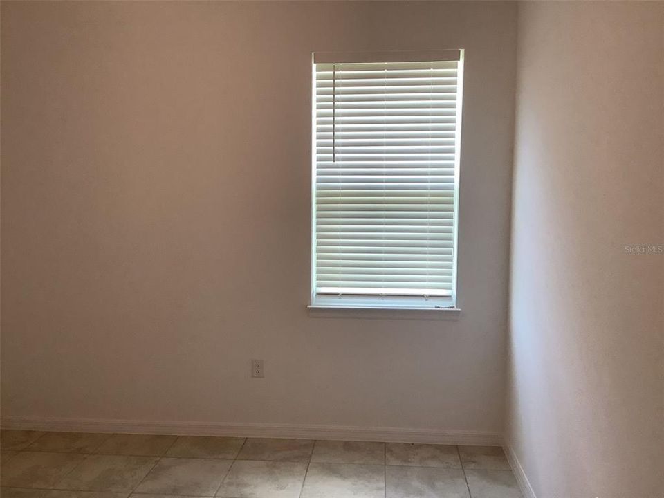 For Rent: $1,999 (3 beds, 2 baths, 1856 Square Feet)