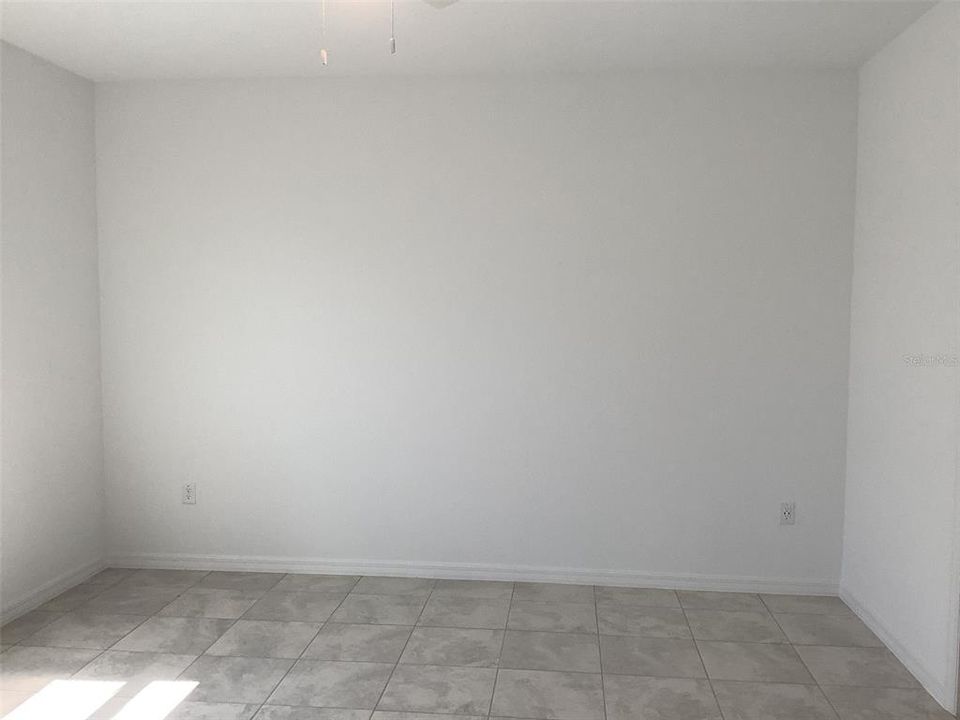 For Rent: $1,999 (3 beds, 2 baths, 1856 Square Feet)