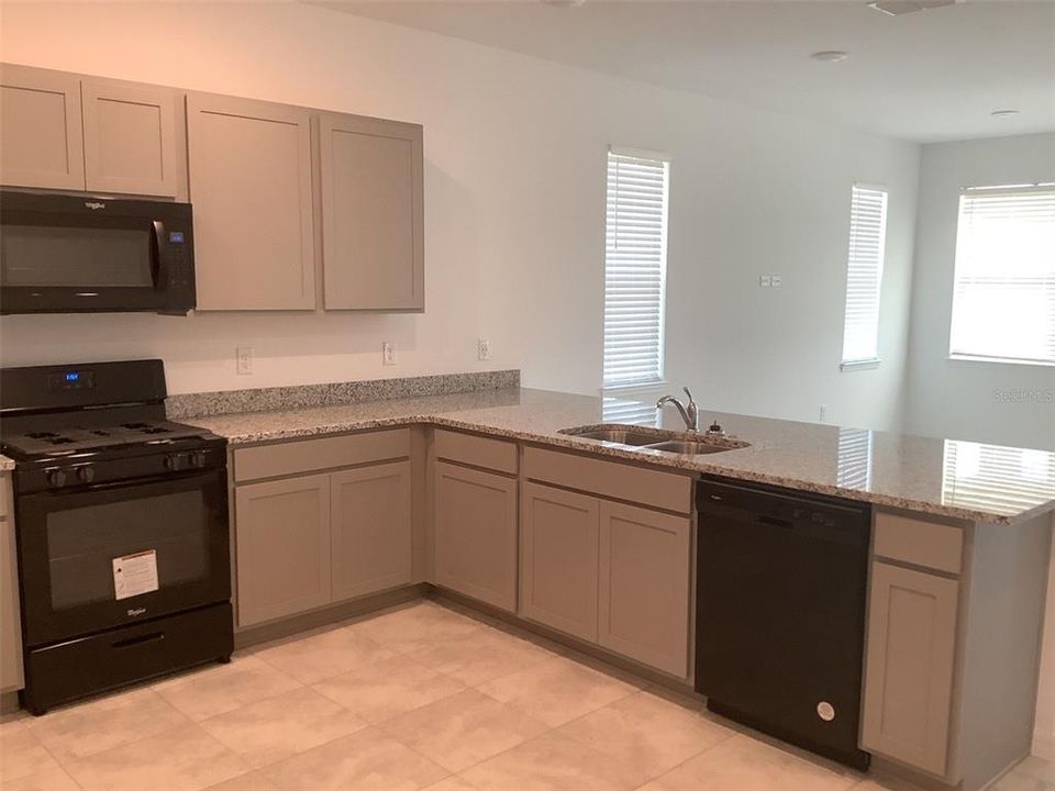 For Rent: $1,999 (3 beds, 2 baths, 1856 Square Feet)
