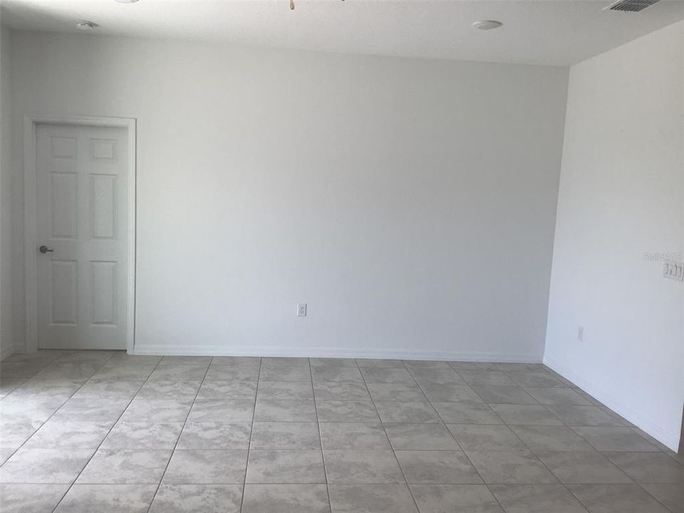 For Rent: $1,999 (3 beds, 2 baths, 1856 Square Feet)