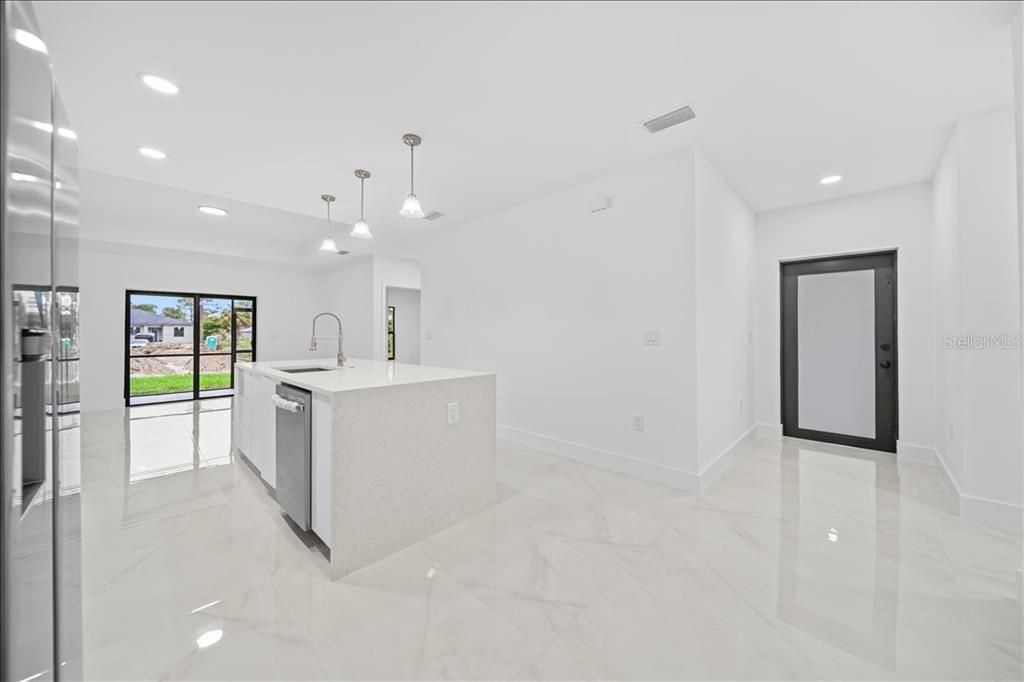 Activo con contrato: $475,000 (0 camas, 0 baños, 2400 Pies cuadrados)