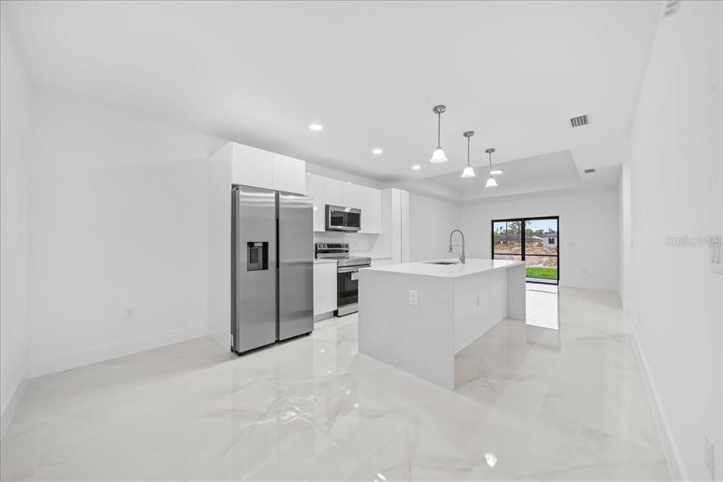 Activo con contrato: $475,000 (0 camas, 0 baños, 2400 Pies cuadrados)