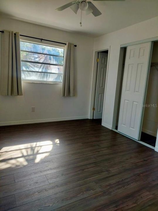 For Sale: $285,900 (3 beds, 1 baths, 1350 Square Feet)