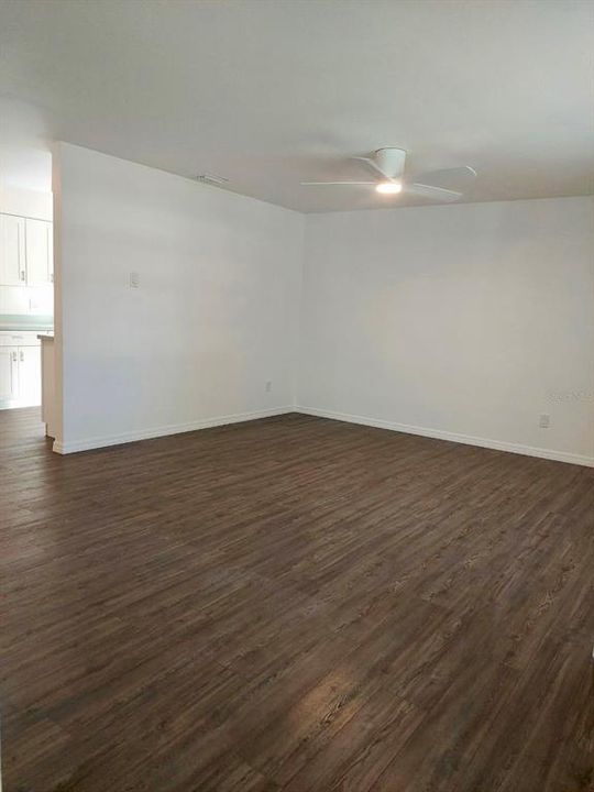 For Sale: $285,900 (3 beds, 1 baths, 1350 Square Feet)