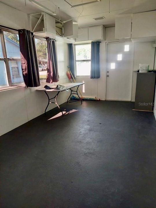 For Sale: $285,900 (3 beds, 1 baths, 1350 Square Feet)