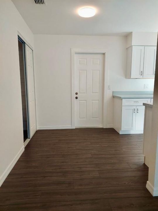 For Sale: $285,900 (3 beds, 1 baths, 1350 Square Feet)