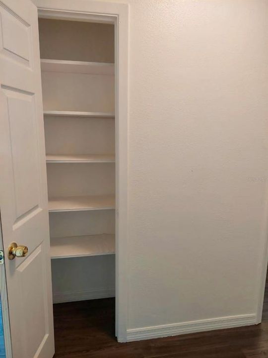 For Sale: $285,900 (3 beds, 1 baths, 1350 Square Feet)