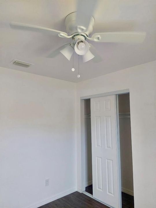 For Sale: $285,900 (3 beds, 1 baths, 1350 Square Feet)