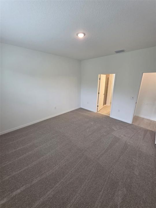 For Rent: $2,600 (4 beds, 2 baths, 2103 Square Feet)
