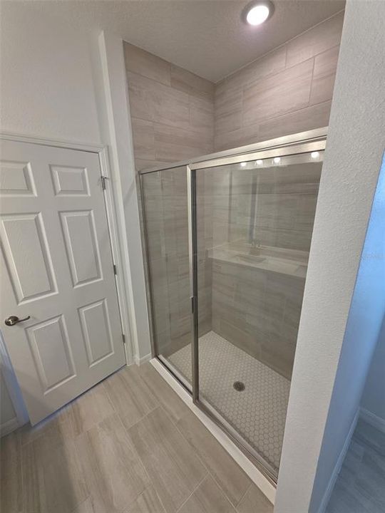 For Rent: $2,600 (4 beds, 2 baths, 2103 Square Feet)