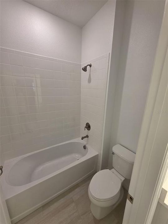 For Rent: $2,600 (4 beds, 2 baths, 2103 Square Feet)