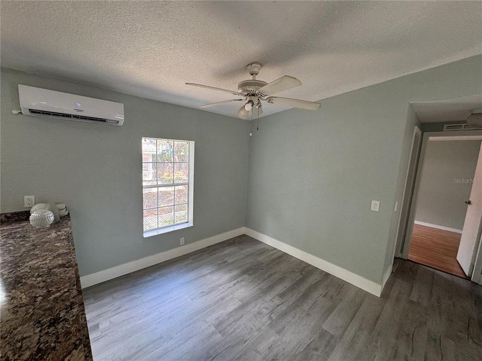 Active With Contract: $149,900 (3 beds, 2 baths, 1152 Square Feet)