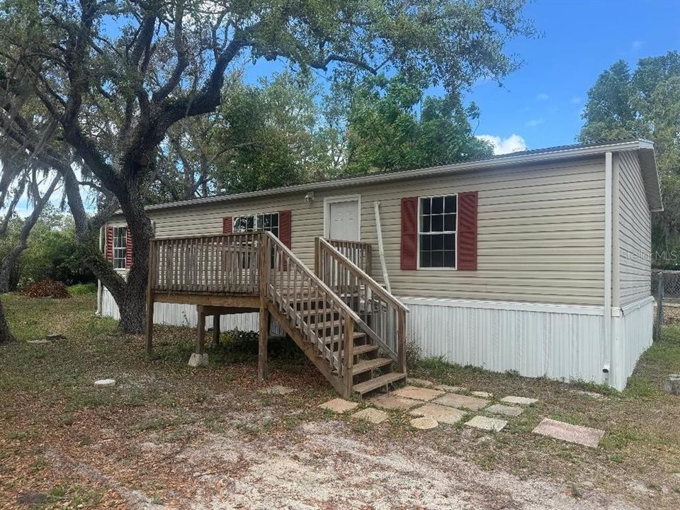 Active With Contract: $149,900 (3 beds, 2 baths, 1152 Square Feet)