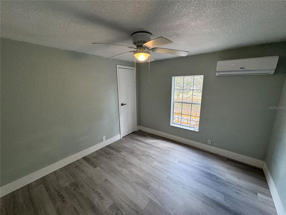 Active With Contract: $149,900 (3 beds, 2 baths, 1152 Square Feet)