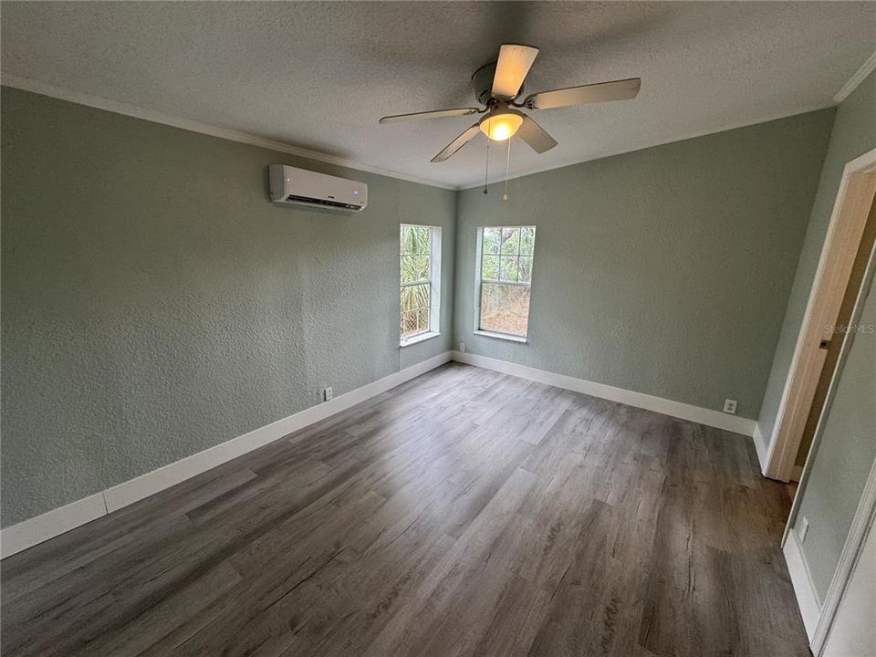 Active With Contract: $149,900 (3 beds, 2 baths, 1152 Square Feet)