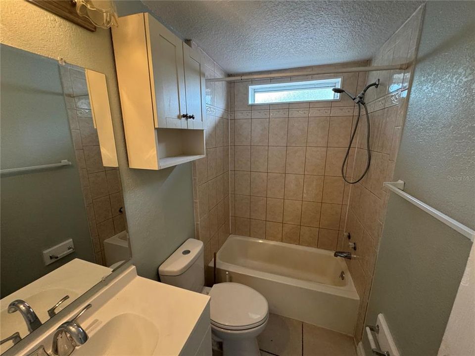 Active With Contract: $149,900 (3 beds, 2 baths, 1152 Square Feet)