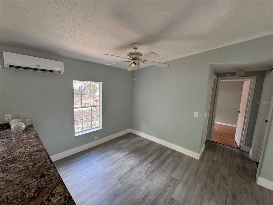 Active With Contract: $149,900 (3 beds, 2 baths, 1152 Square Feet)