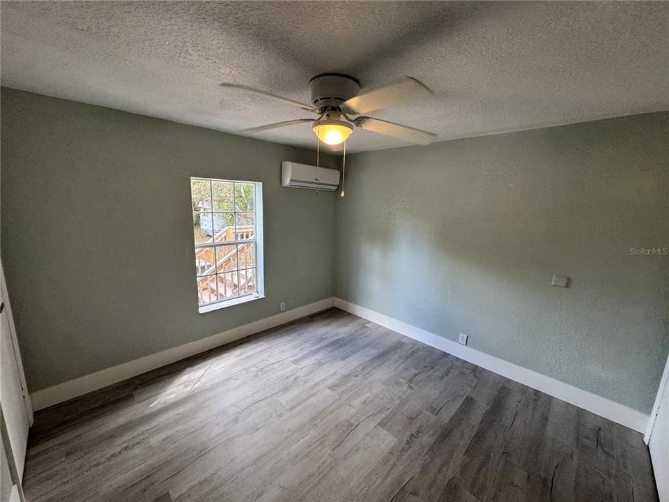 Active With Contract: $149,900 (3 beds, 2 baths, 1152 Square Feet)