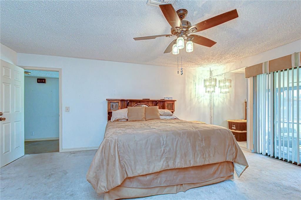 For Sale: $475,000 (3 beds, 2 baths, 1704 Square Feet)